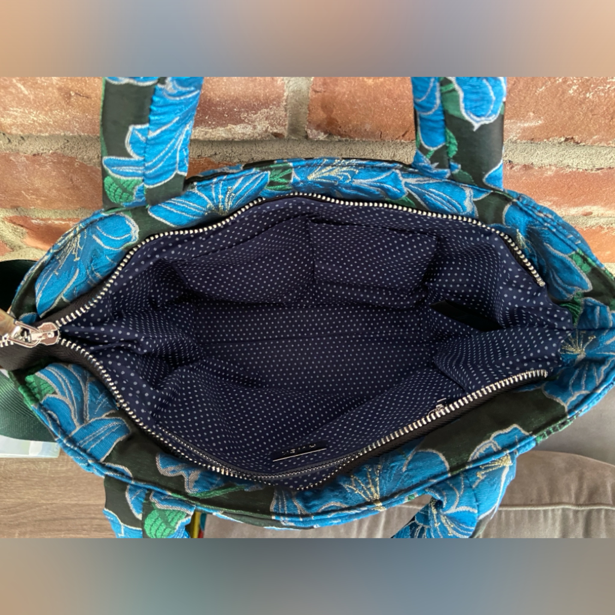 Nwt Hvisk Valley Water Flowers Crossbody Bag Purse Womens Blue Floral — image 5 of 7